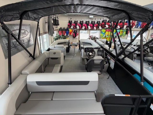 Princecraft Boats  2026 Princecraft Vectra 23' RL Sport Configuration (Black) Photo
